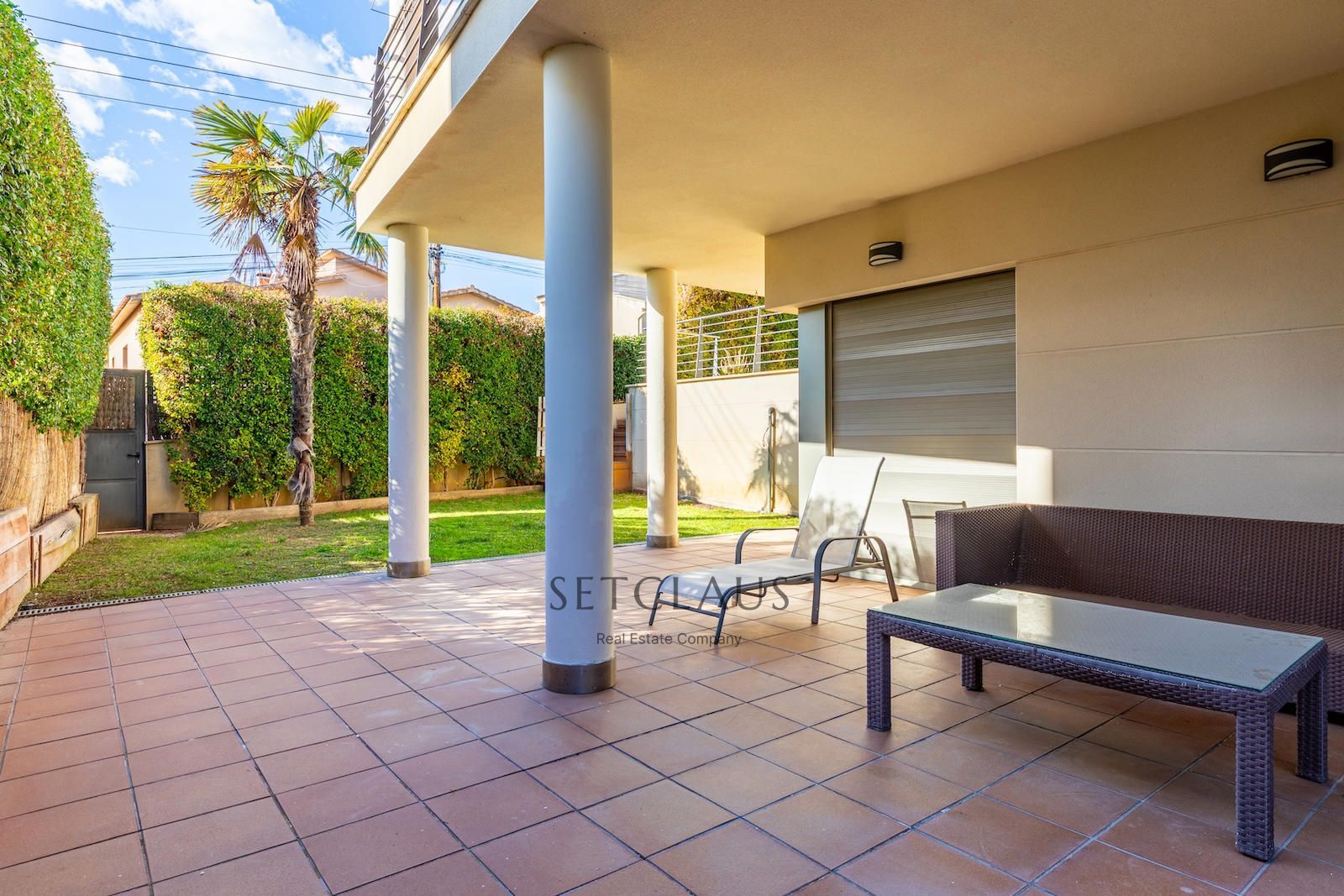 Comprar Chalet independiente con macrosuite, apartamento completo y piscina interior climatizada en Alella centre. foto 58