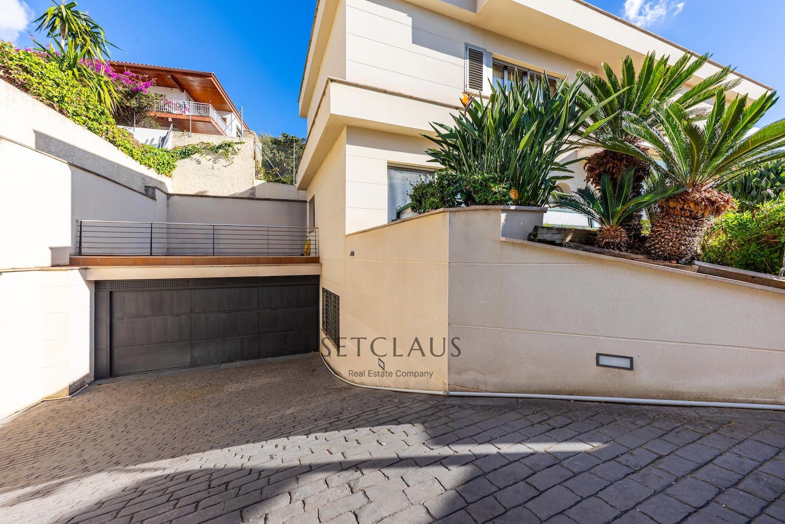 Comprar Chalet independiente con macrosuite, apartamento completo y piscina interior climatizada en Alella centre. foto 77