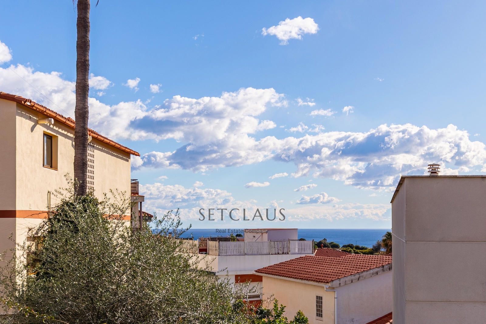 Comprar Chalet independiente con macrosuite, apartamento completo y piscina interior climatizada en Alella centre. foto 45