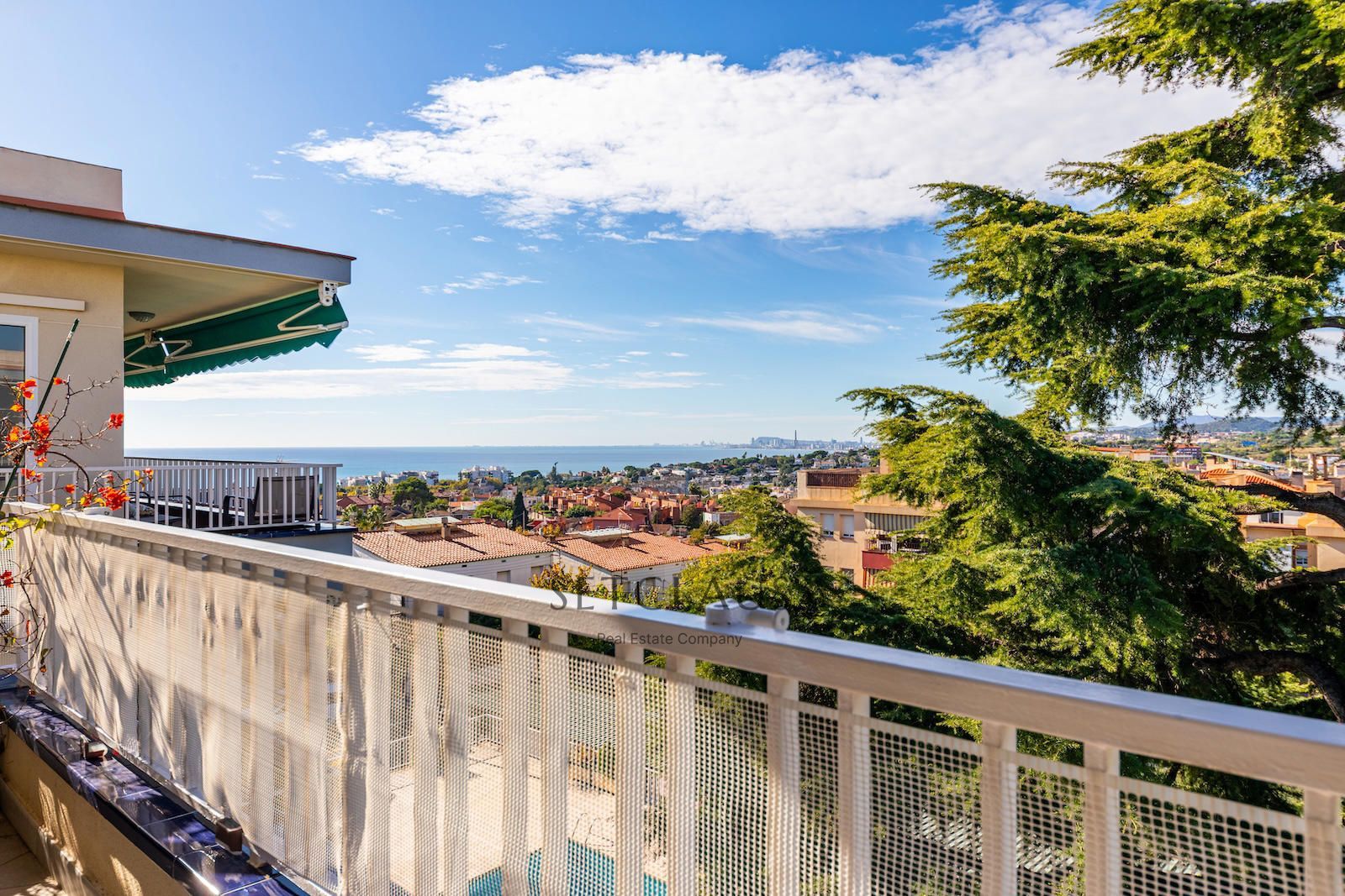 Inmueble Renovated apartment with 3 double bedrooms, unobstructed views, communal area and garage foto 3