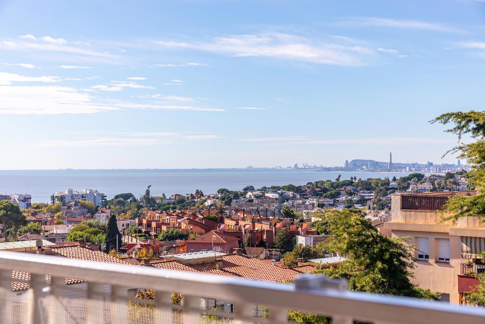 Inmueble Renovated apartment with 3 double bedrooms, unobstructed views, communal area and garage foto 13