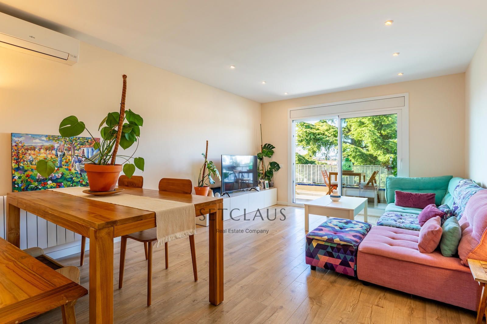 Inmueble Renovated apartment with 3 double bedrooms, unobstructed views, communal area and garage foto 2