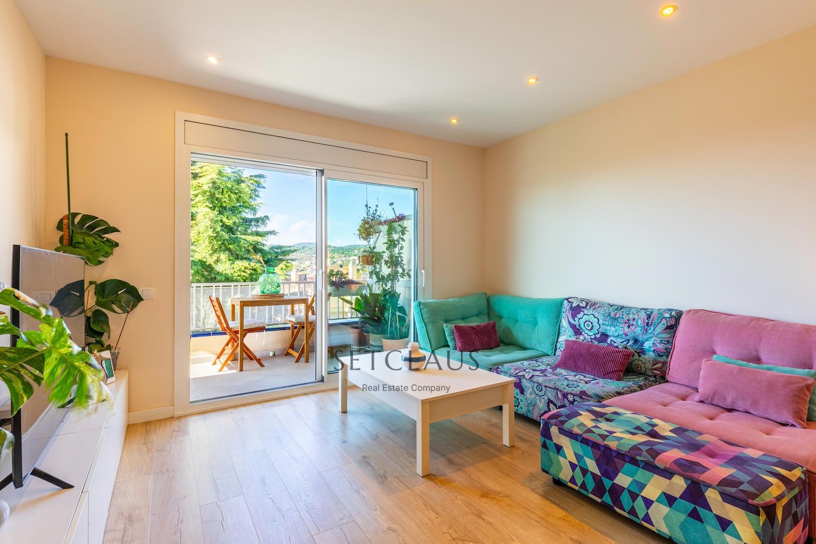 Inmueble Renovated apartment with 3 double bedrooms, unobstructed views, communal area and garage foto 4