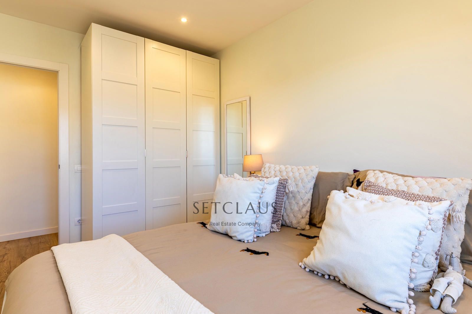 Inmueble Renovated apartment with 3 double bedrooms, unobstructed views, communal area and garage foto 17