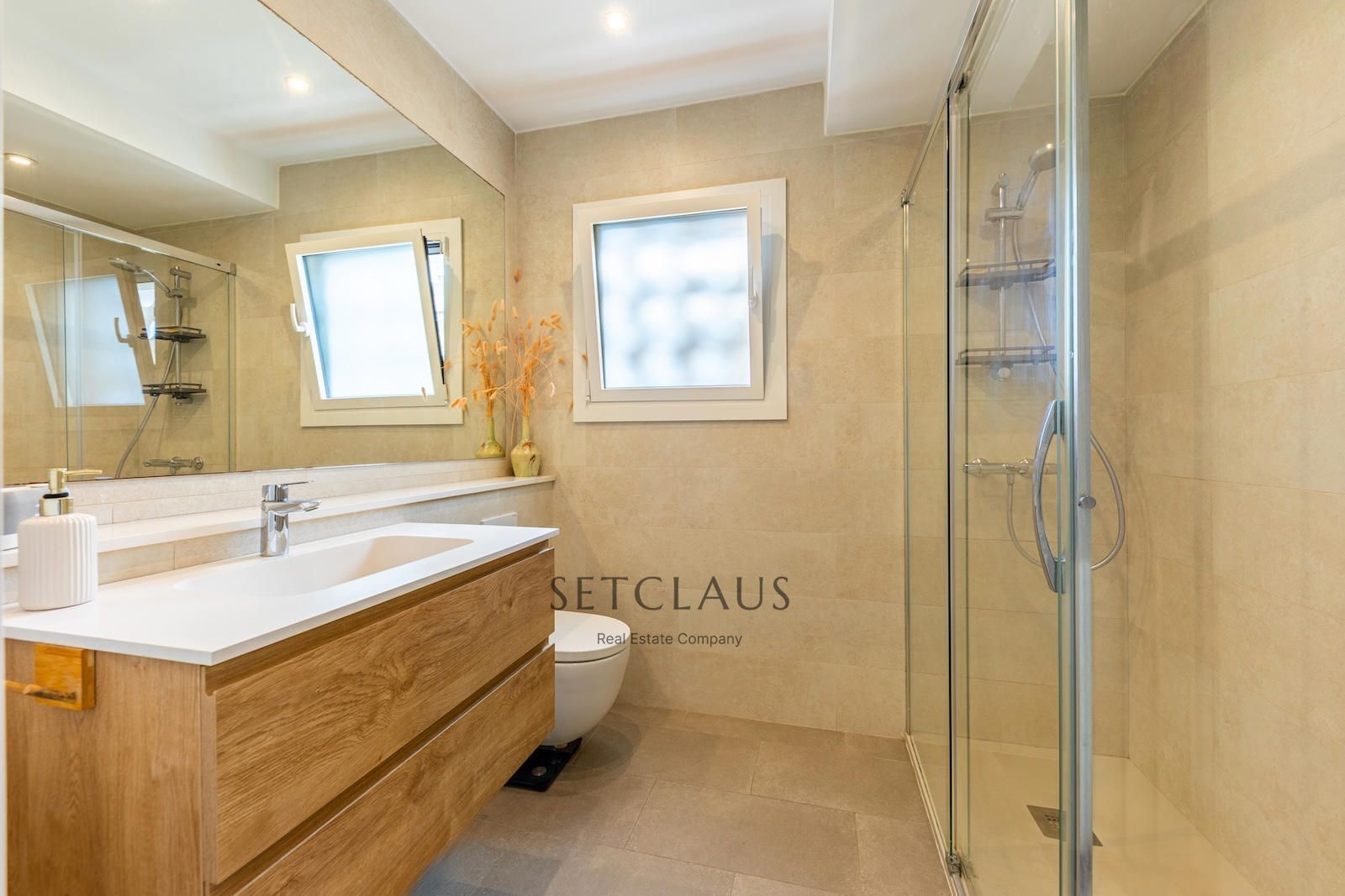 Inmueble Renovated apartment with 3 double bedrooms, unobstructed views, communal area and garage foto 18