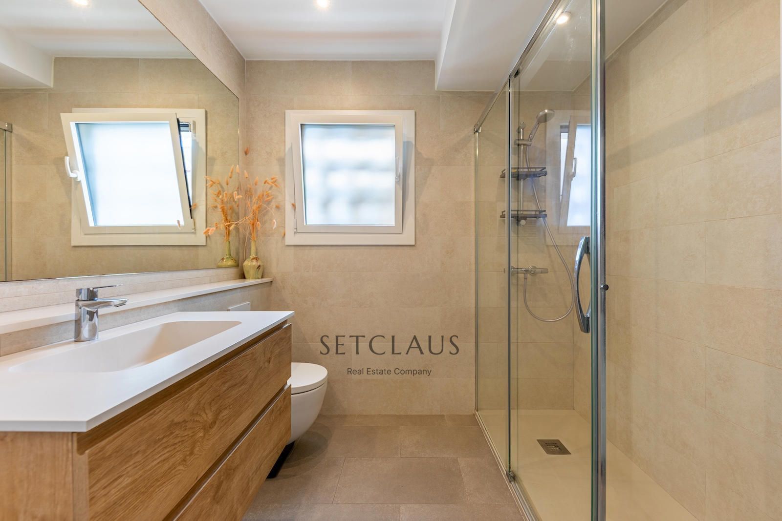 Inmueble Renovated apartment with 3 double bedrooms, unobstructed views, communal area and garage foto 19