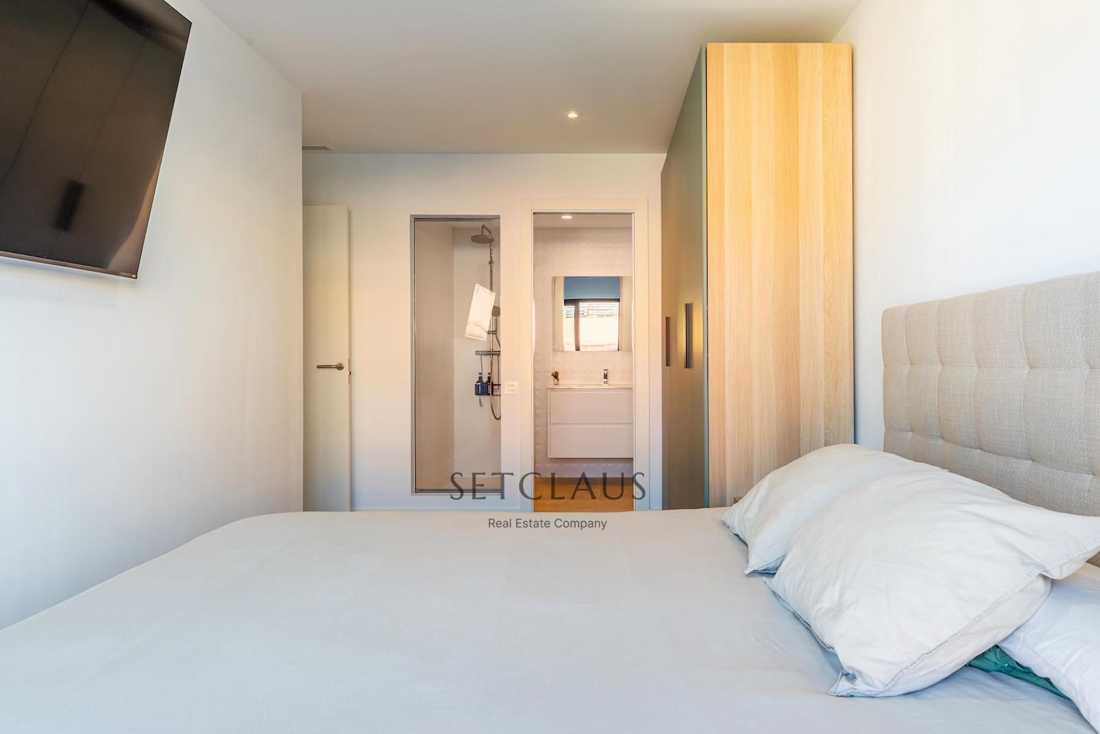 Comprar The jewel of El Masnou: terrace, light and pool in a privileged setting. foto 23