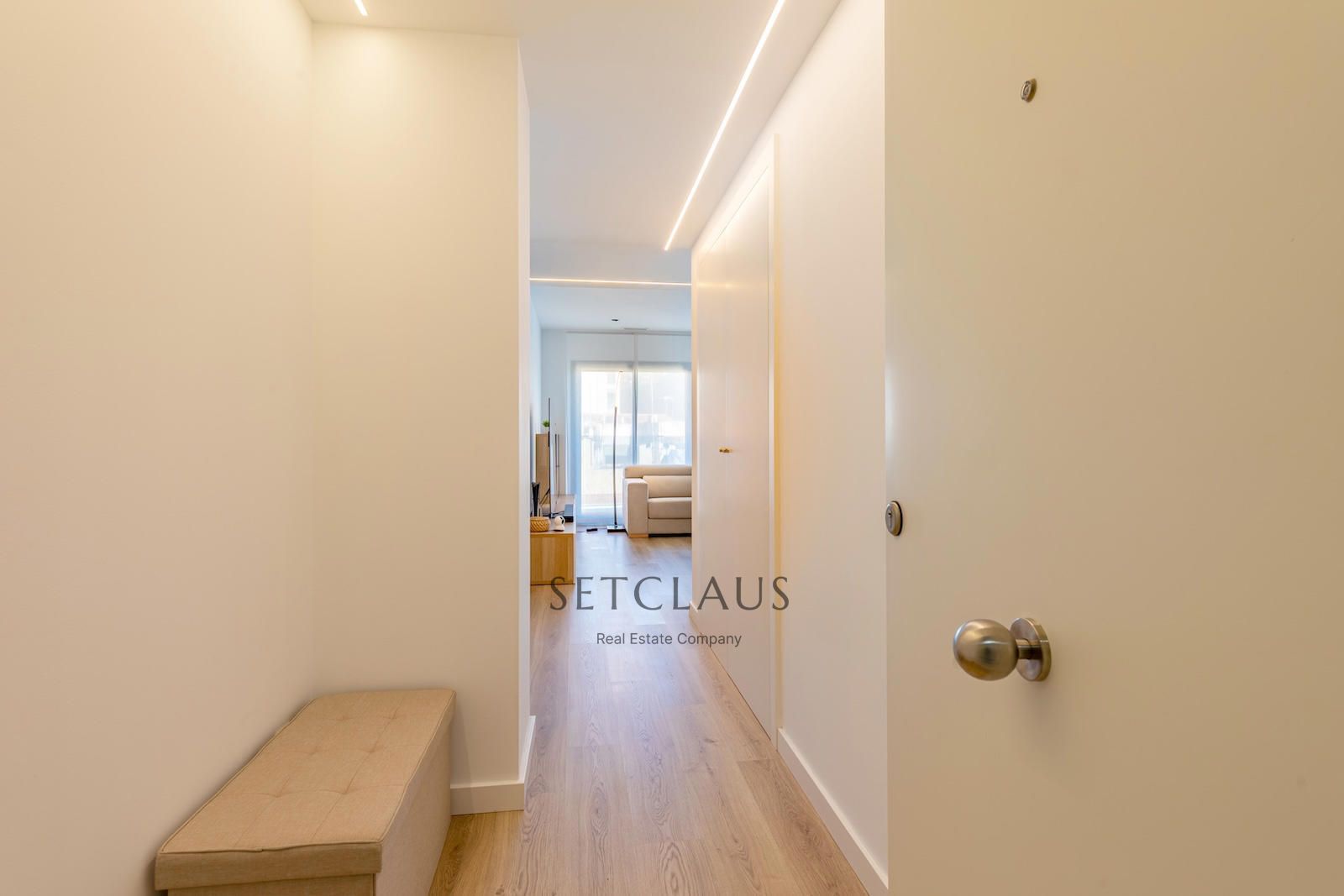 Comprar The jewel of El Masnou: terrace, light and pool in a privileged setting. foto 31