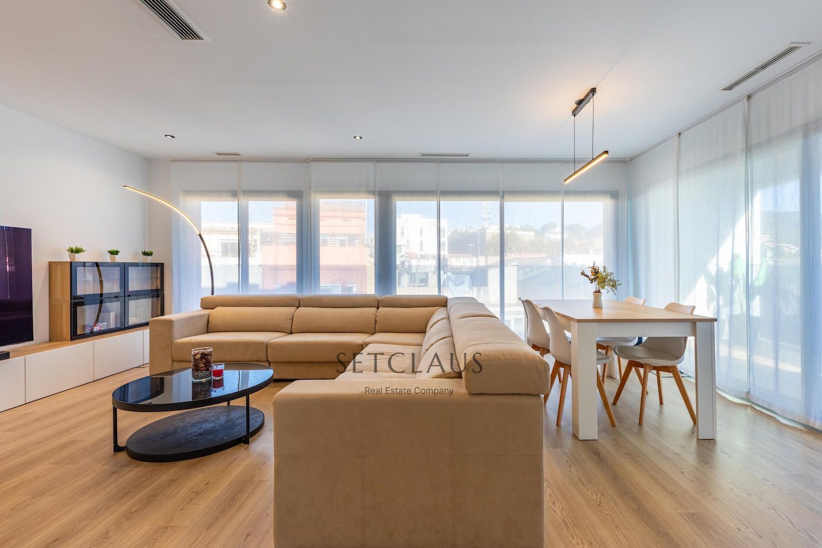 Comprar The jewel of El Masnou: terrace, light and pool in a privileged setting. foto 6