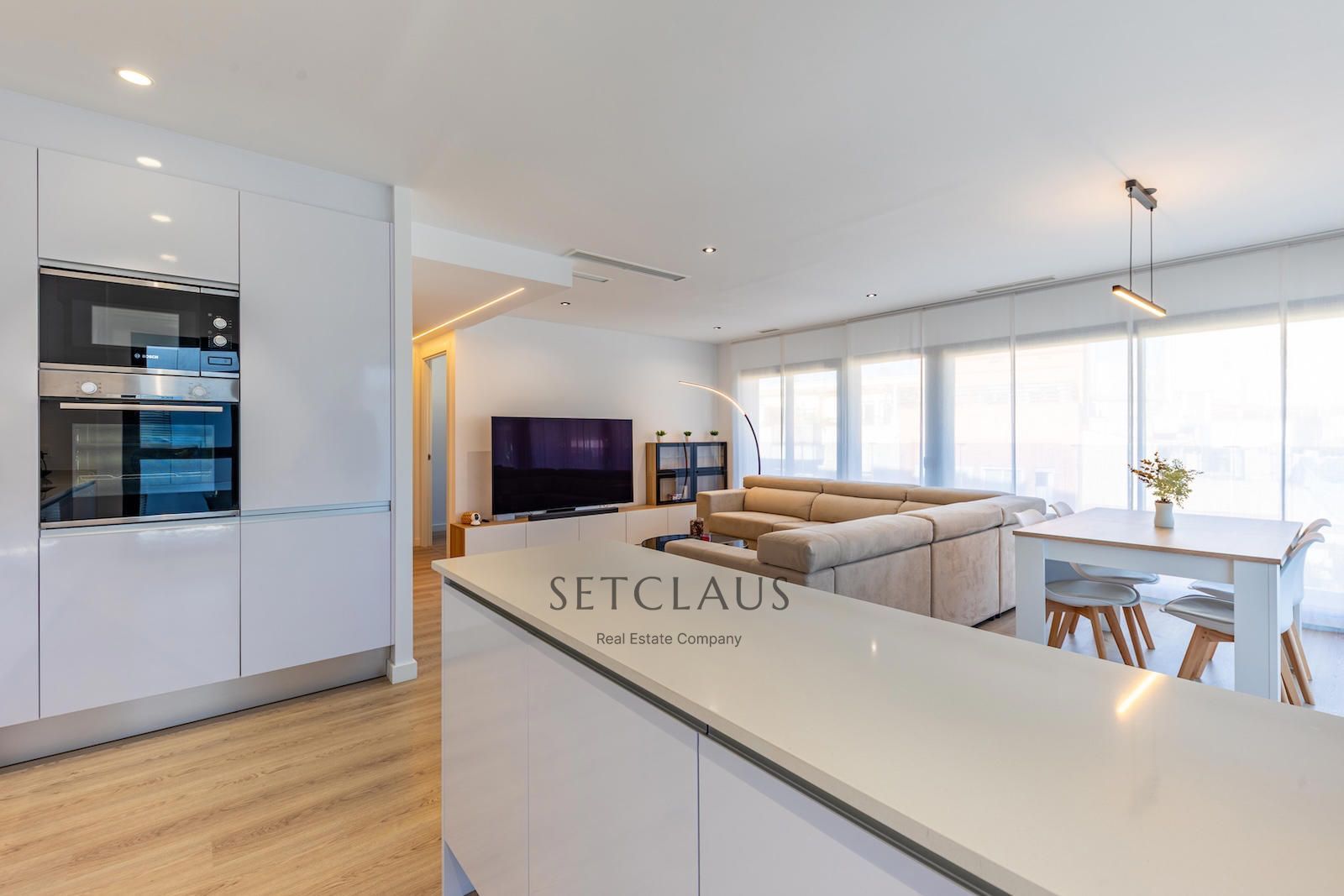 Comprar The jewel of El Masnou: terrace, light and pool in a privileged setting. foto 18