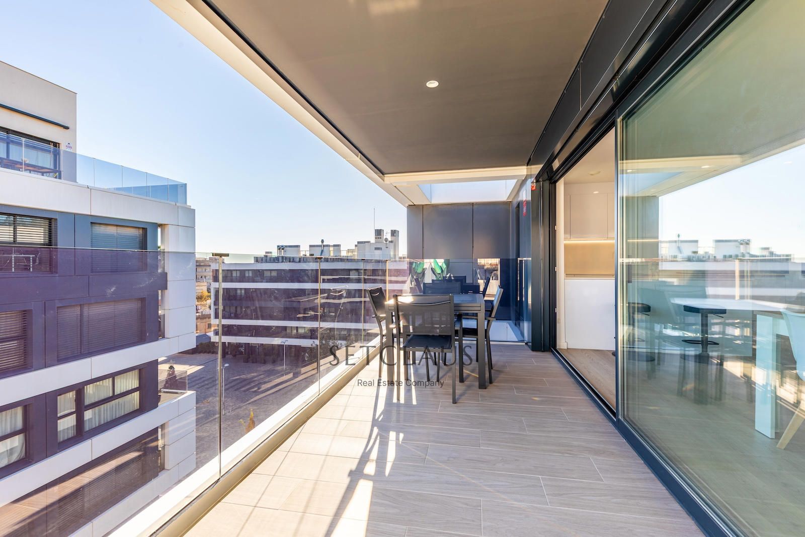 Comprar The jewel of El Masnou: terrace, light and pool in a privileged setting. foto 12