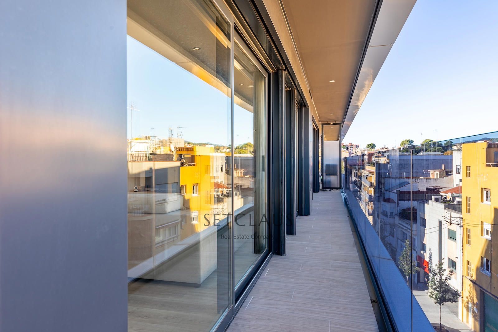 Comprar The jewel of El Masnou: terrace, light and pool in a privileged setting. foto 14