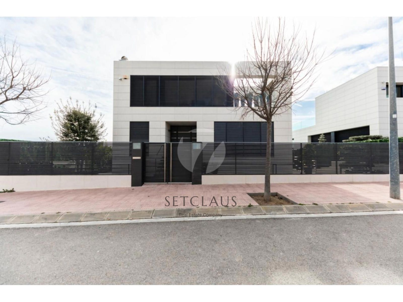 Inmueble Chalet de Diseño y vistas foto 38