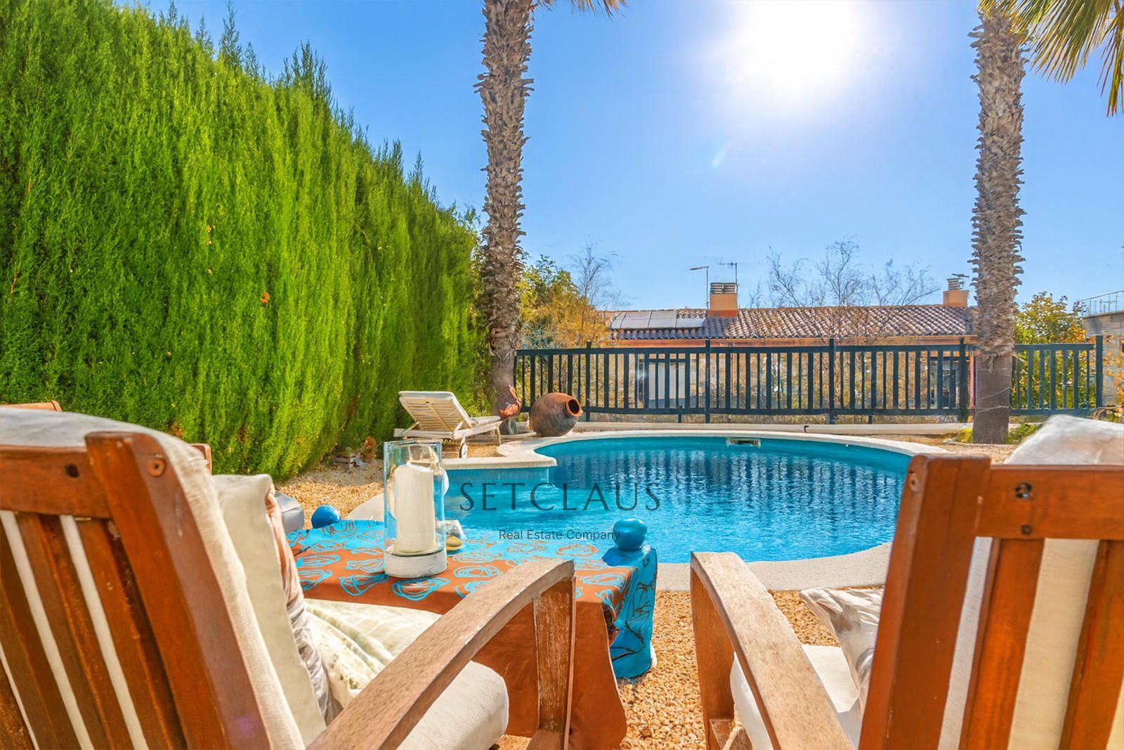 Inmueble Adosado con vistas, buhardilla y piscina privada en Tiana foto 4