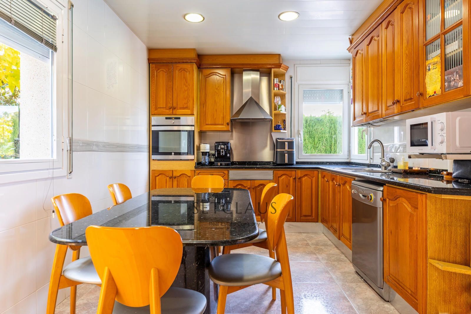 Inmueble Adosado con vistas, buhardilla y piscina privada en Tiana foto 24