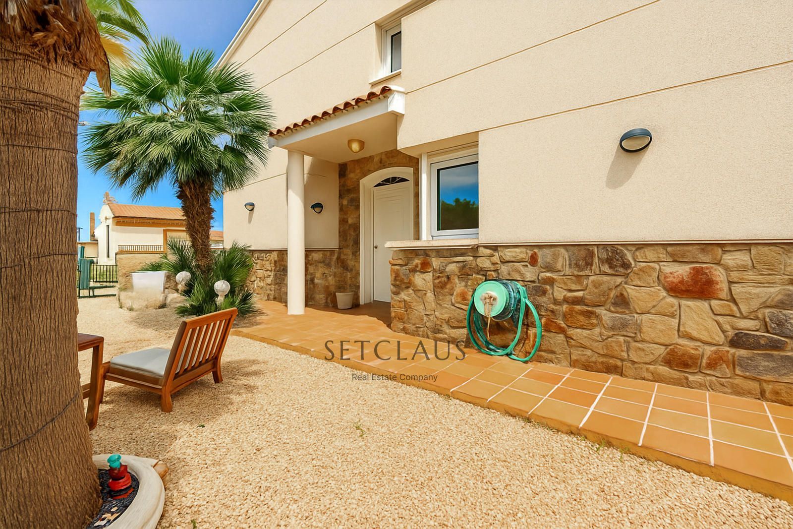 Inmueble Adosado con vistas, buhardilla y piscina privada en Tiana foto 10