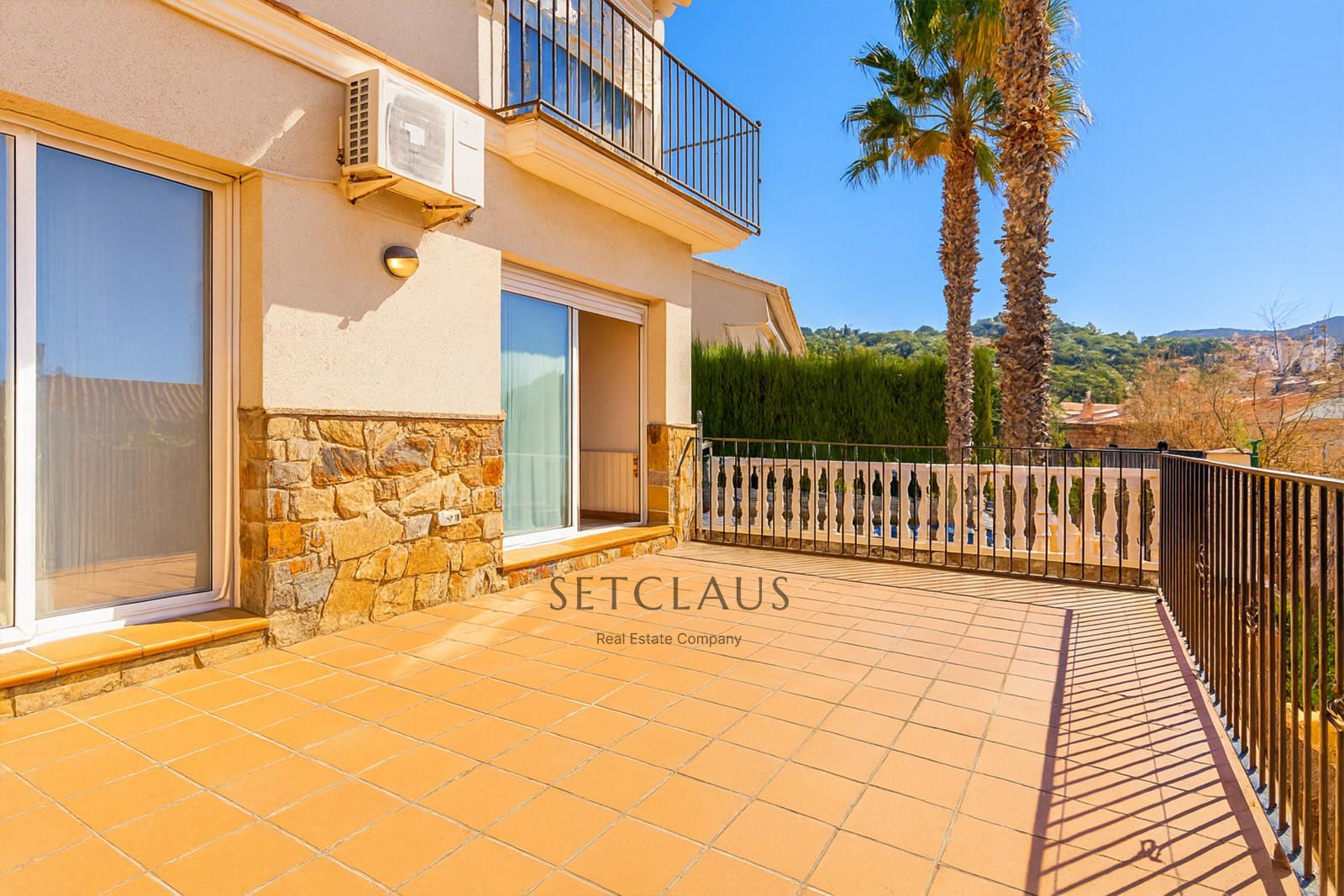 Inmueble Adosado con vistas, buhardilla y piscina privada en Tiana foto 19