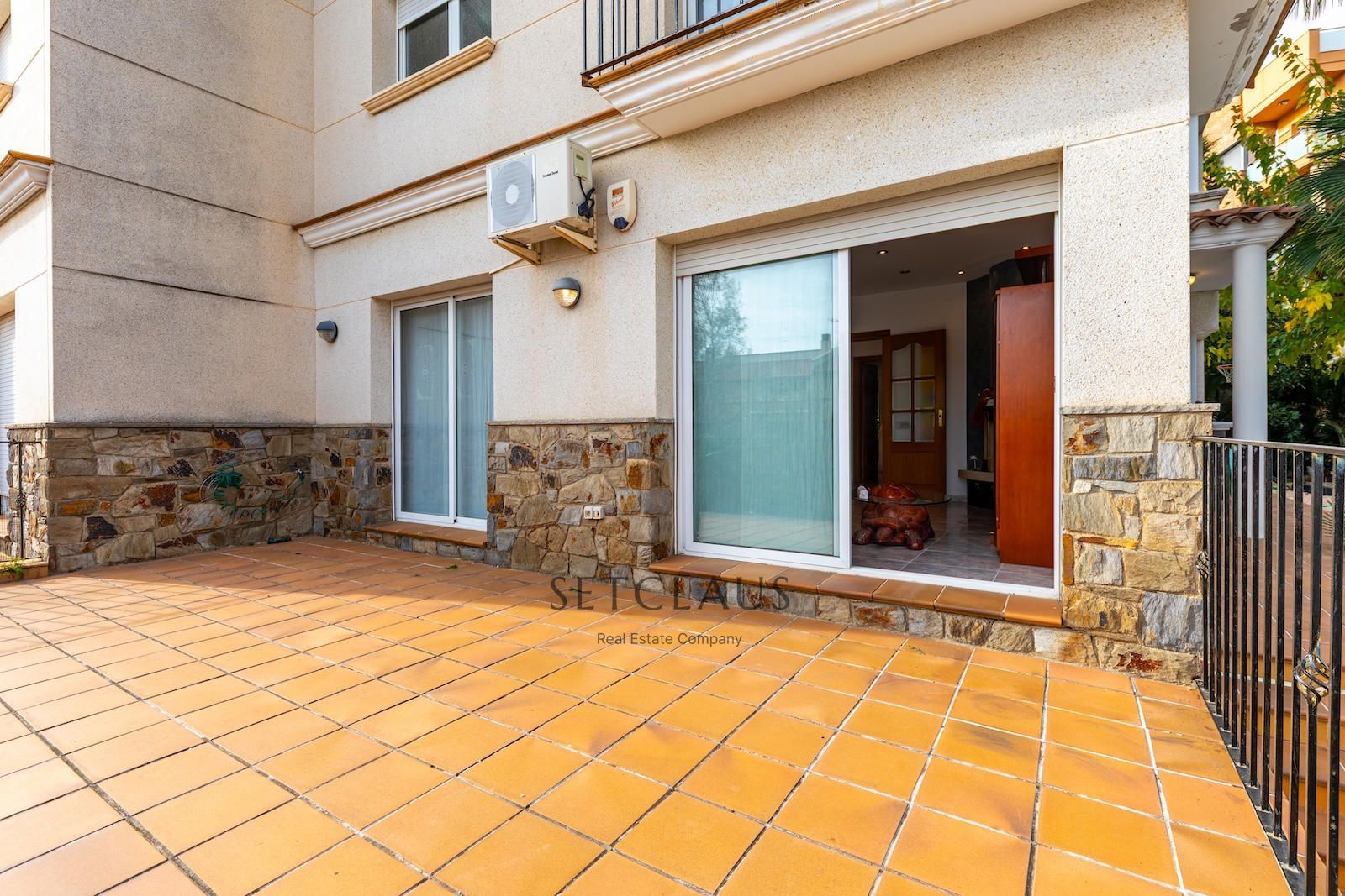 Inmueble Adosado con vistas, buhardilla y piscina privada en Tiana foto 20