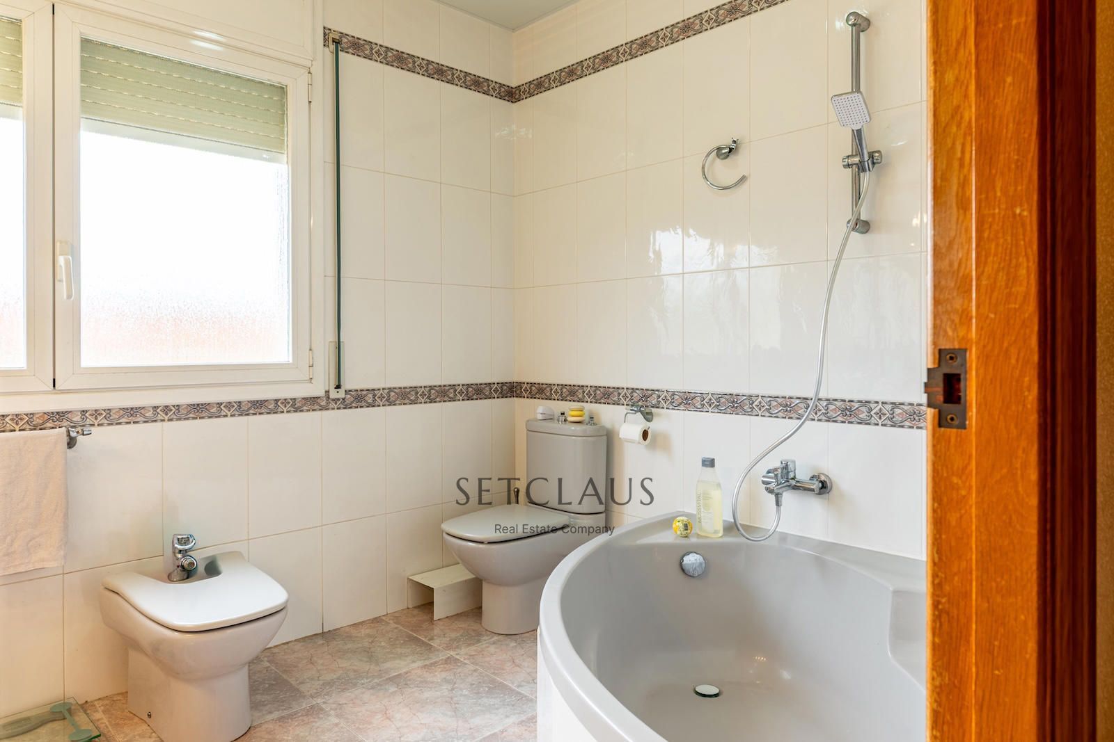 Inmueble Adosado con vistas, buhardilla y piscina privada en Tiana foto 31