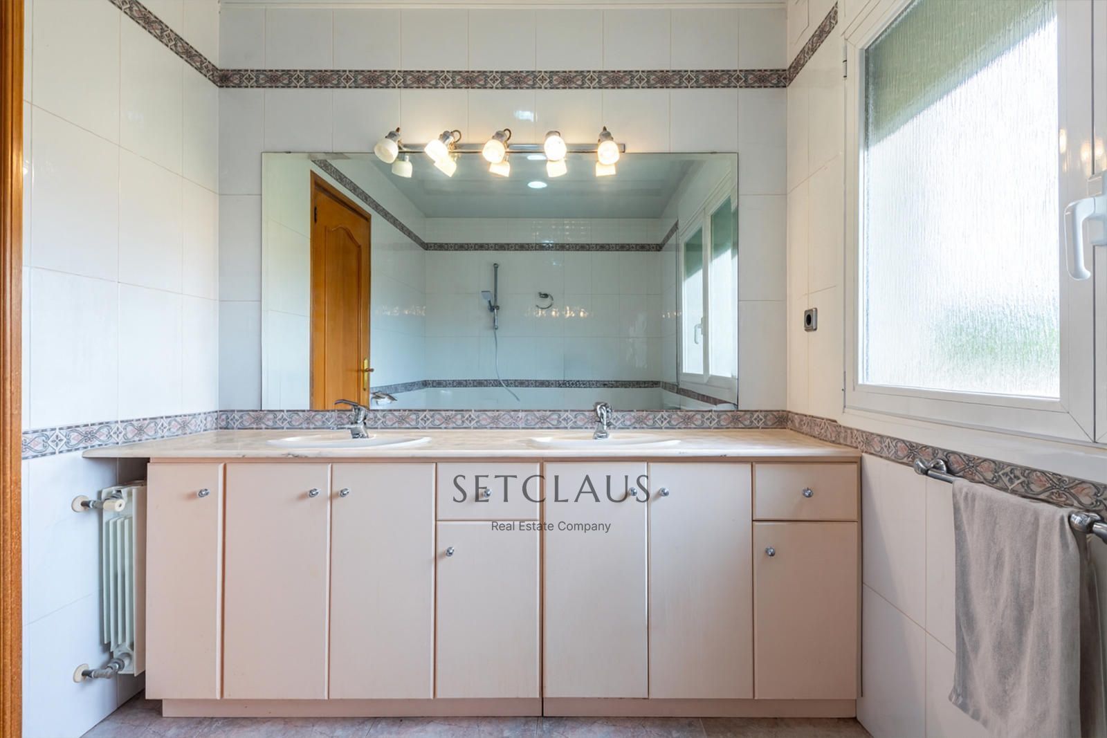 Inmueble Adosado con vistas, buhardilla y piscina privada en Tiana foto 32