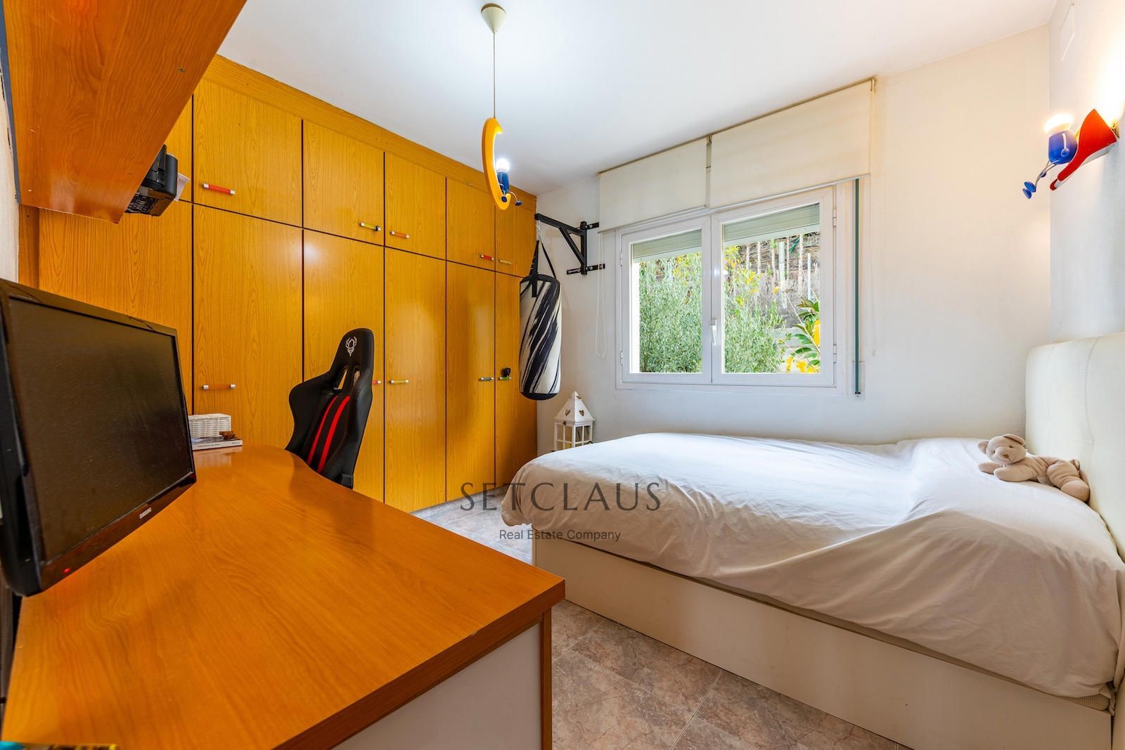 Inmueble Adosado con vistas, buhardilla y piscina privada en Tiana foto 33