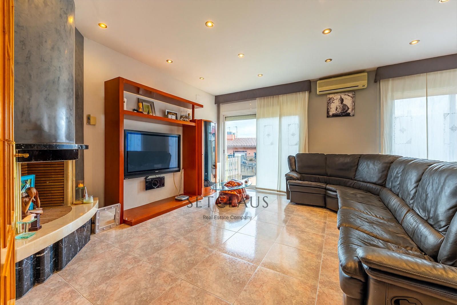 Inmueble Adosado con vistas, buhardilla y piscina privada en Tiana foto 13