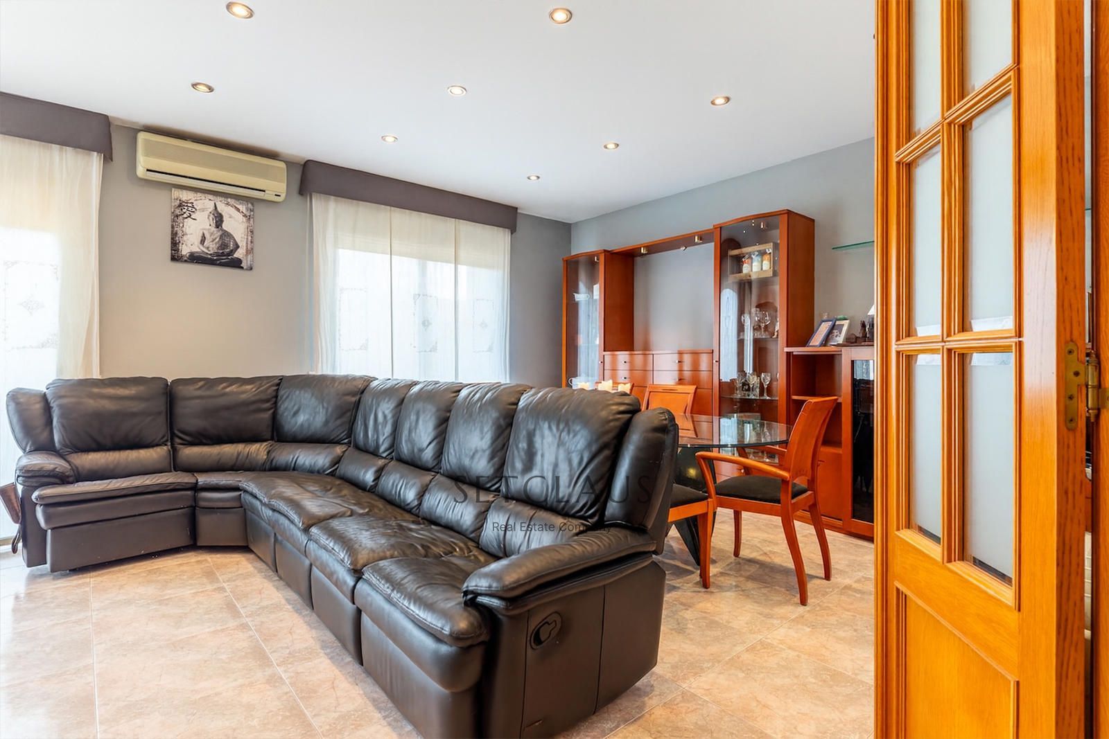 Inmueble Adosado con vistas, buhardilla y piscina privada en Tiana foto 15