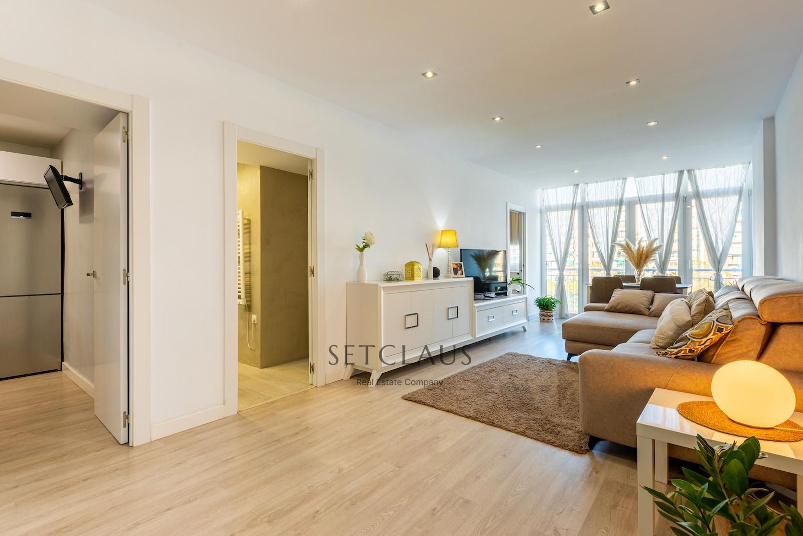 Inmueble Piso luminoso reformado con 3 habitaciones en Provençals del Poblenou foto 1