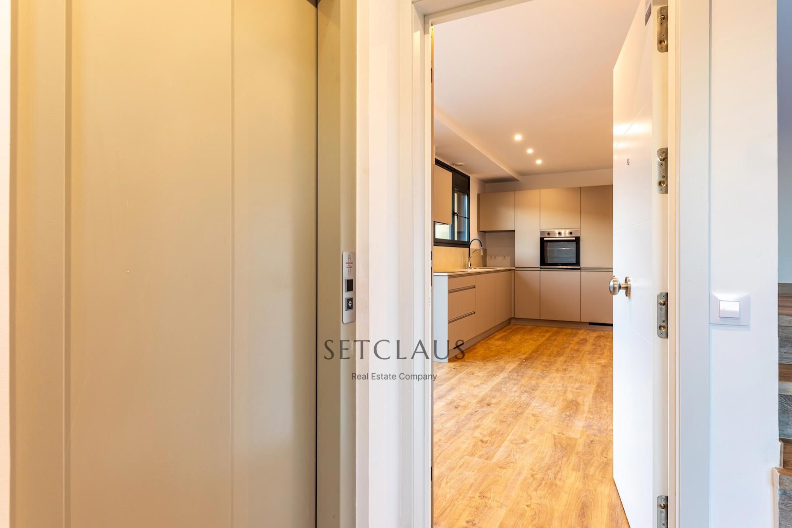 Comprar Piso recien reformado con terraza foto 10