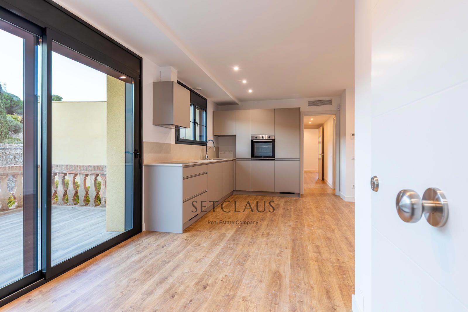 Comprar Piso recien reformado con terraza foto 2