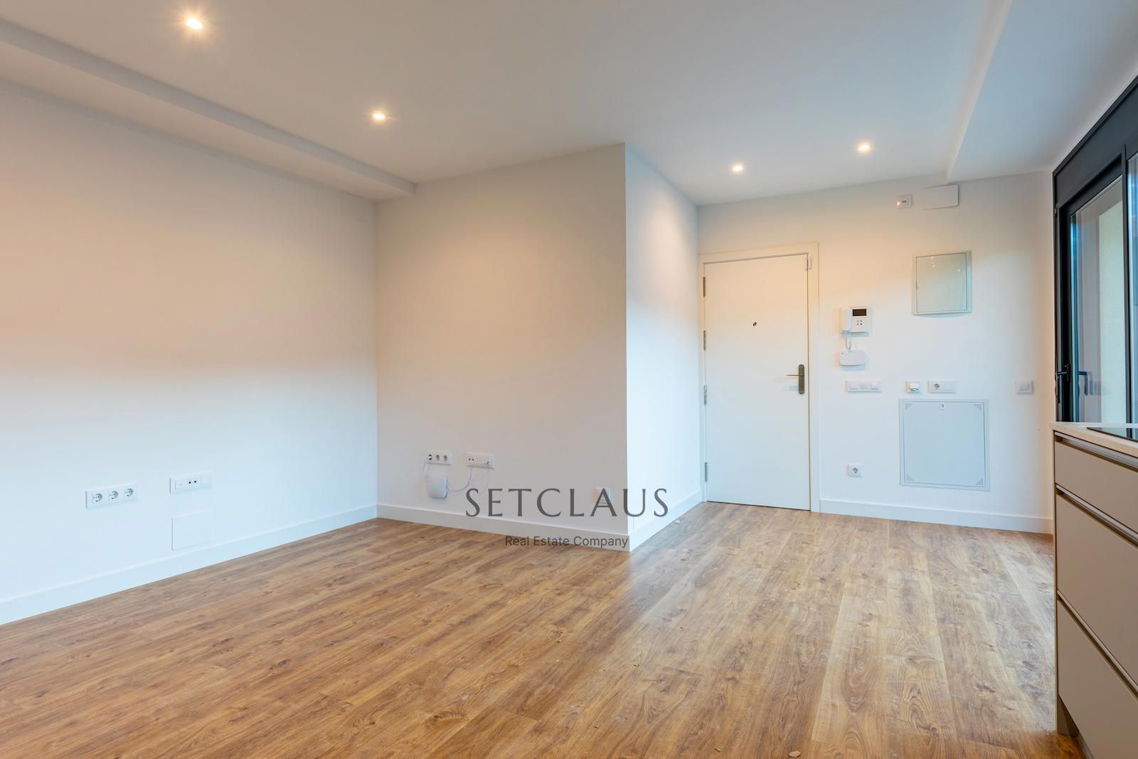 Comprar Piso recien reformado con terraza foto 3