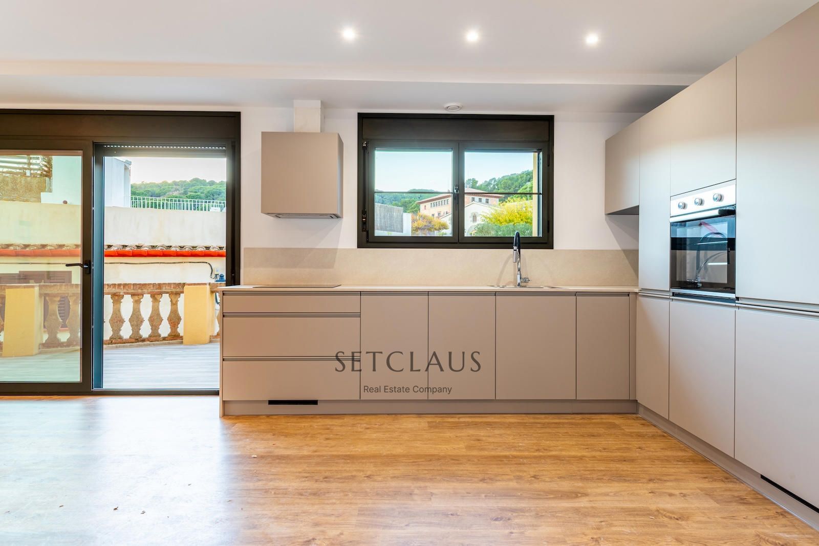 Comprar Piso recien reformado con terraza foto 5