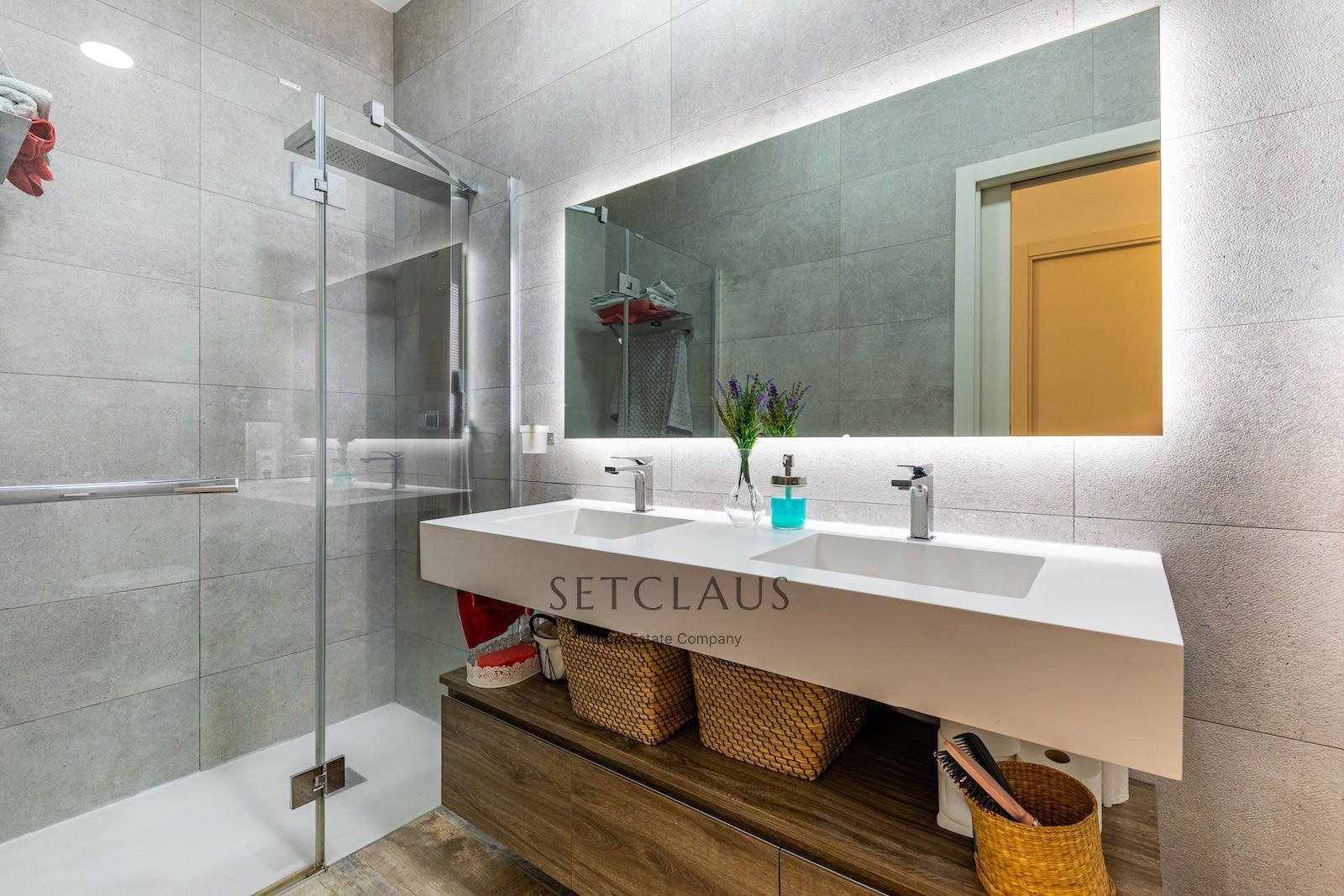 Inmueble Casa adosada de pueblo rehabilitada en 2018 con piscina salada en el centro de Mataró foto 26