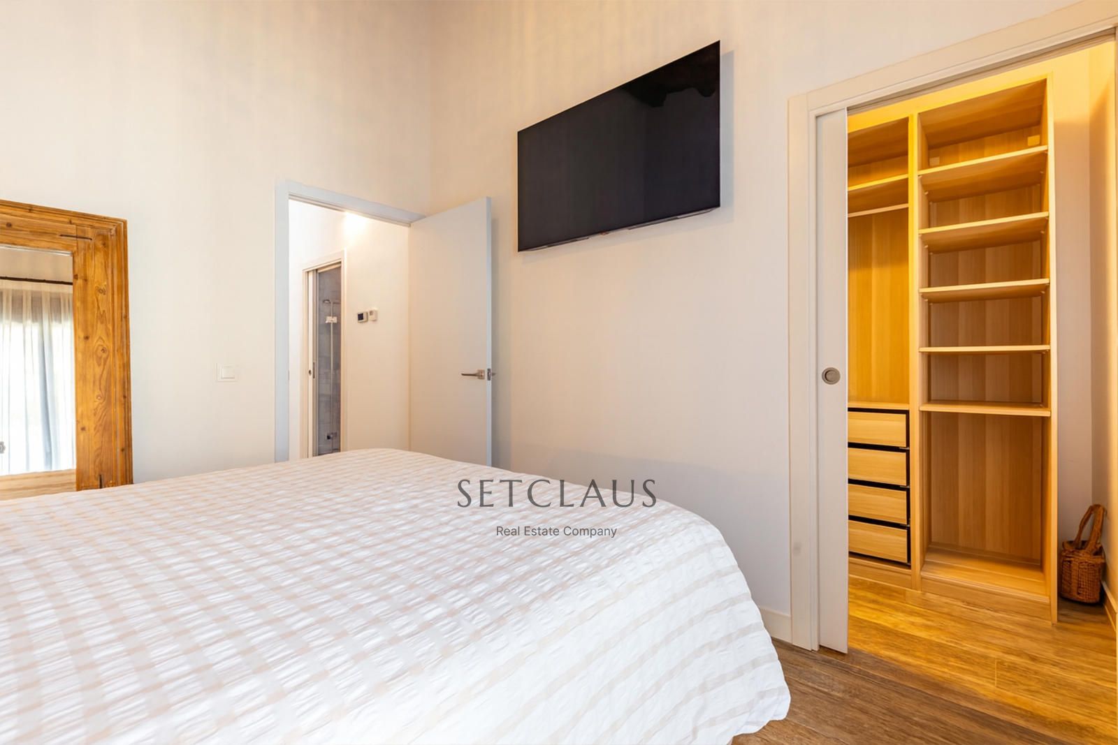 Inmueble Casa adosada de pueblo rehabilitada en 2018 con piscina salada en el centro de Mataró foto 21