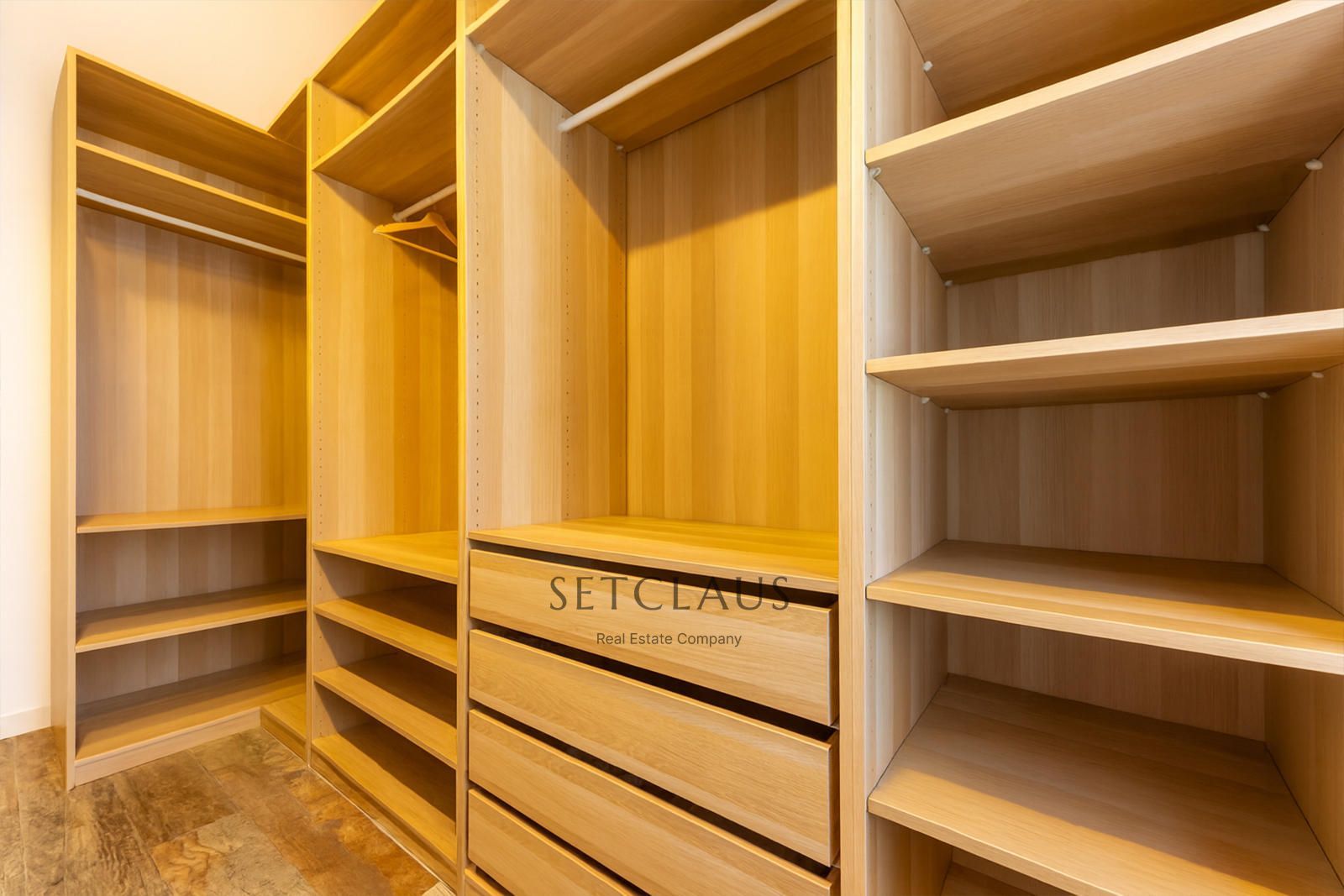 Inmueble Casa adosada de pueblo rehabilitada en 2018 con piscina salada en el centro de Mataró foto 23