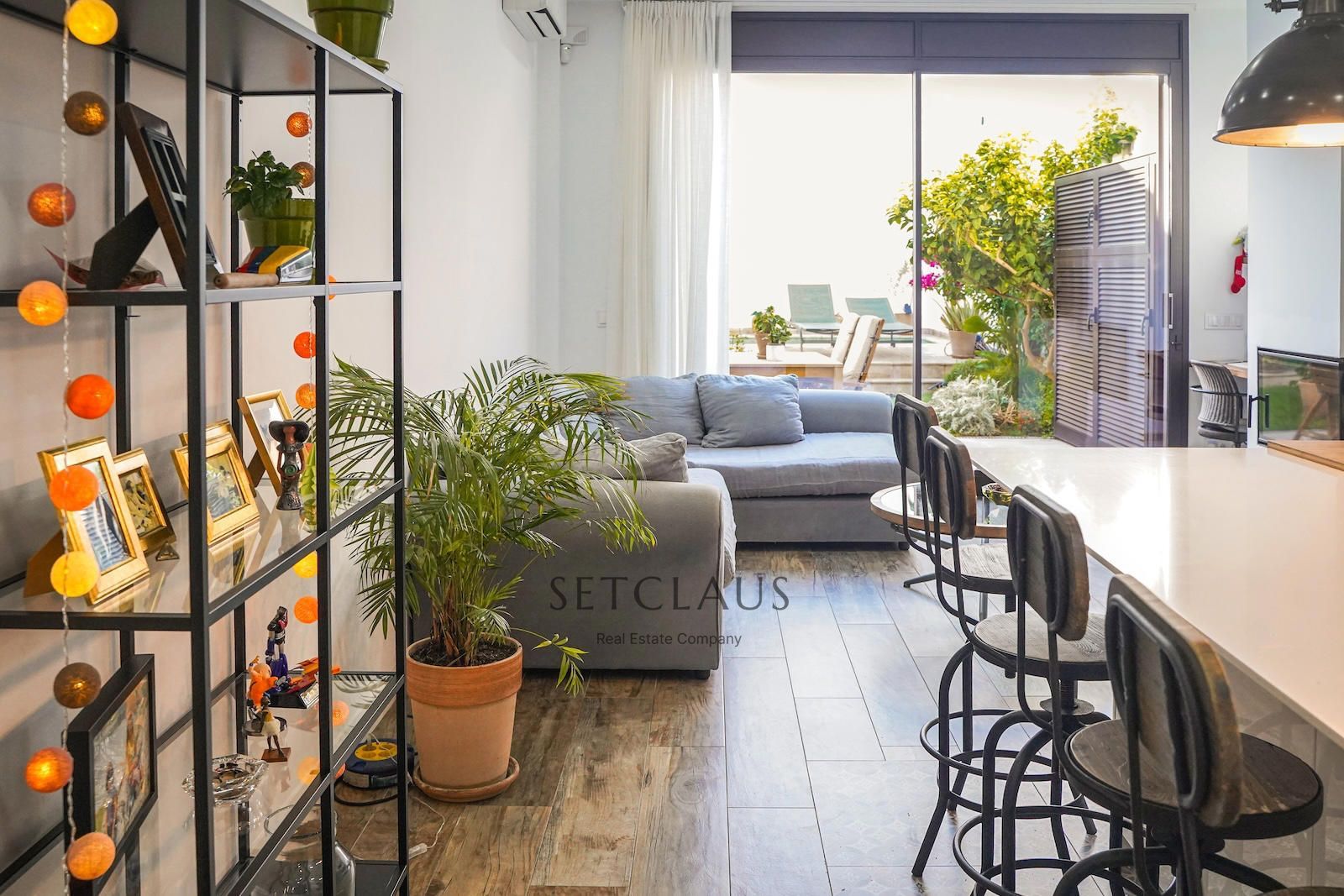 Inmueble Casa adosada de pueblo rehabilitada en 2018 con piscina salada en el centro de Mataró foto 6