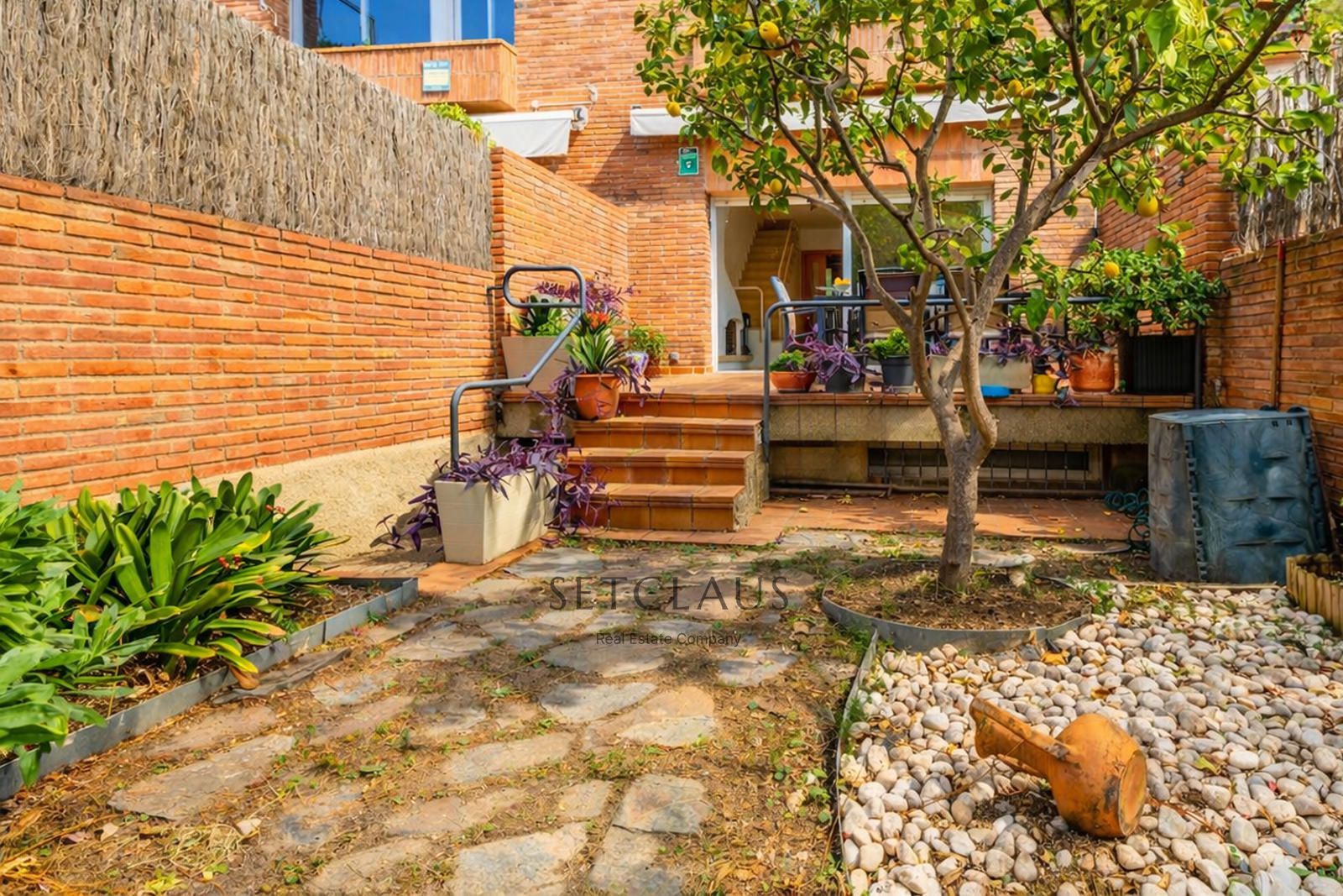 Comprar Adosada en zona tranquila y cerca del centro del pueblo foto 15