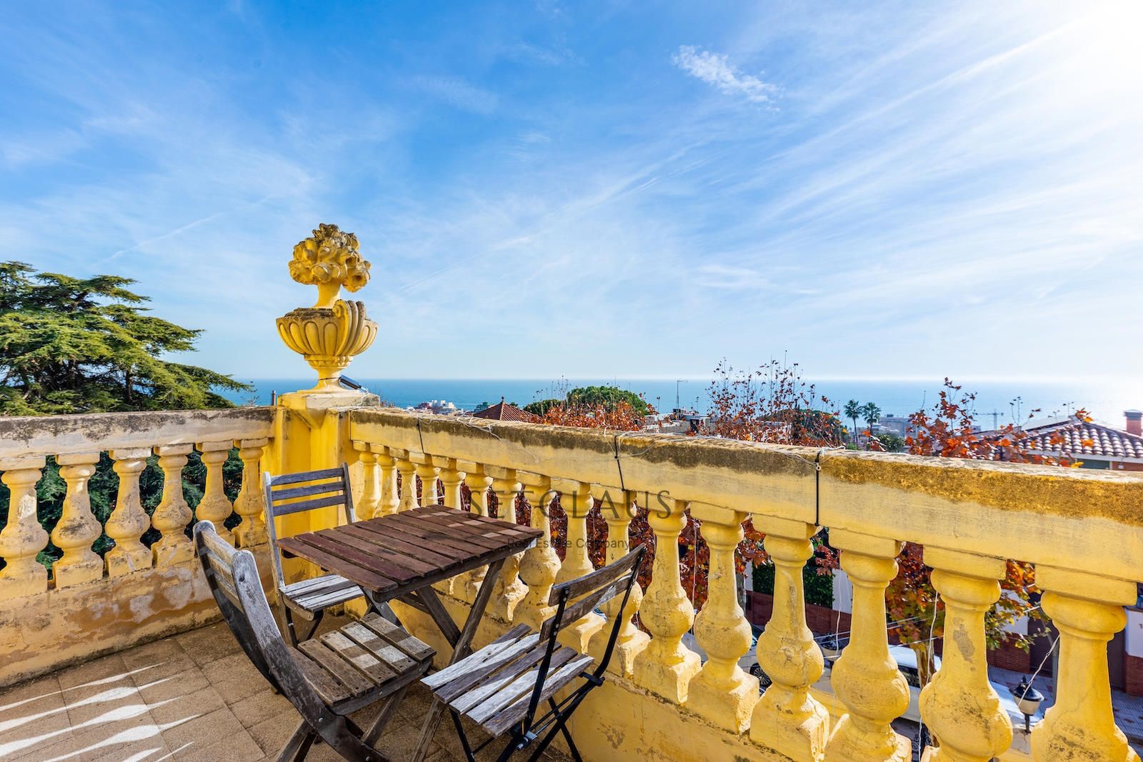 Inmueble Casa colonial neoclásica catalogada con jardín y piscina en El Masnou foto 2