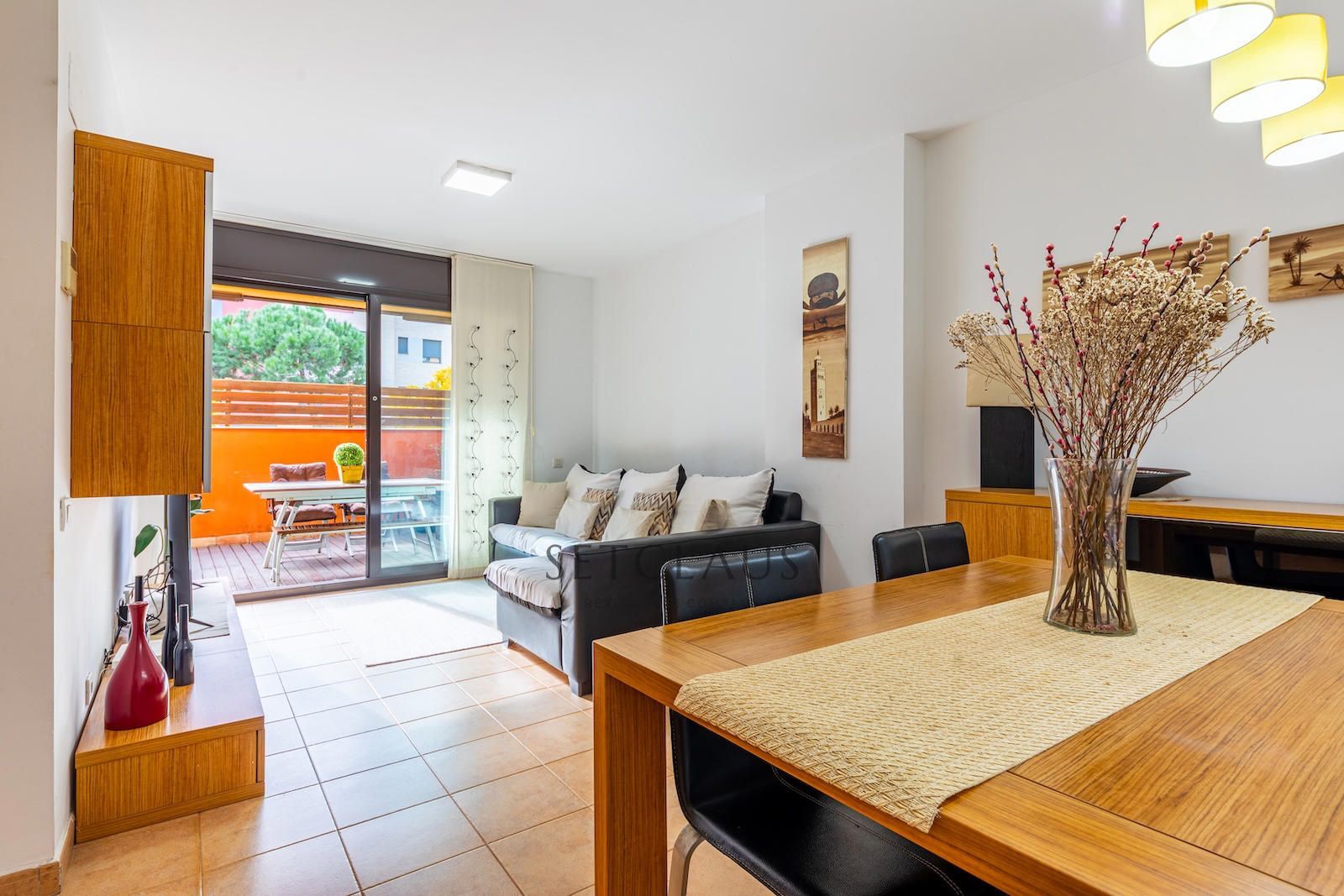 Comprar Apartamento con gran terraza, parking y piscina en Fenals (Lloret de Mar) foto 7