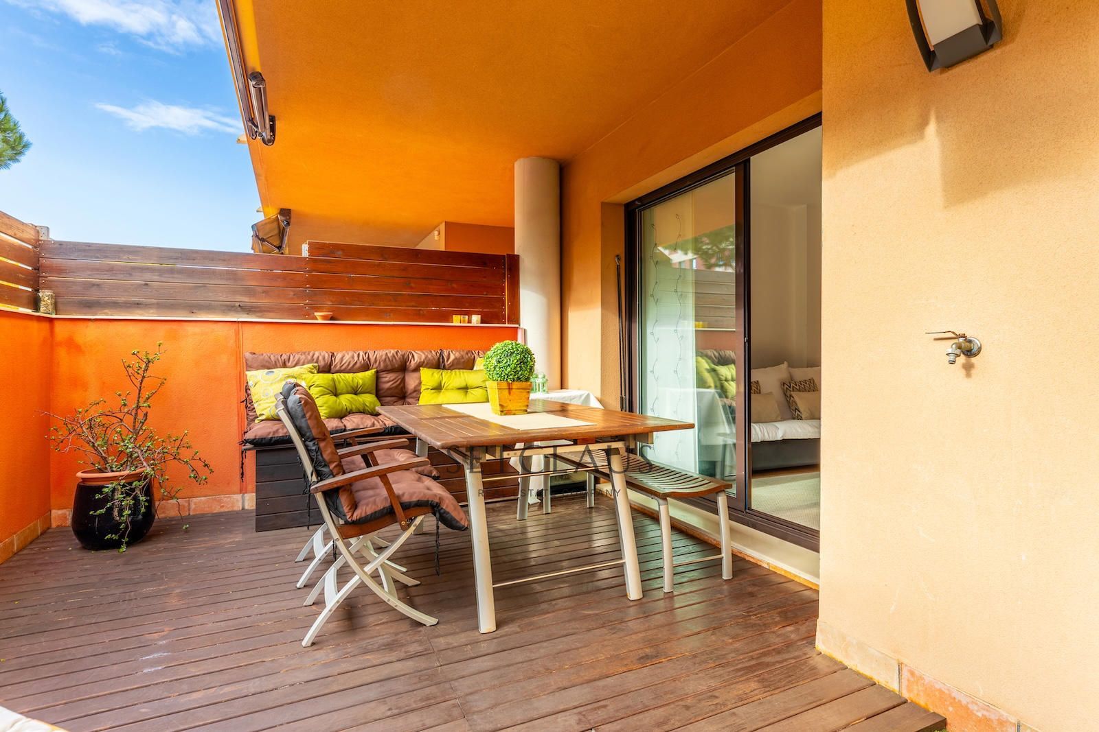 Comprar Apartamento con gran terraza, parking y piscina en Fenals (Lloret de Mar) foto 3