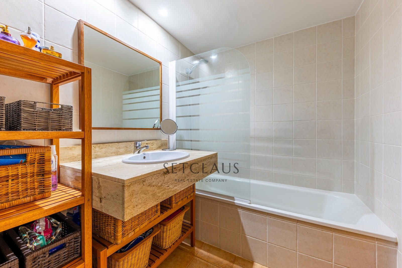 Comprar Apartamento con gran terraza, parking y piscina en Fenals (Lloret de Mar) foto 29