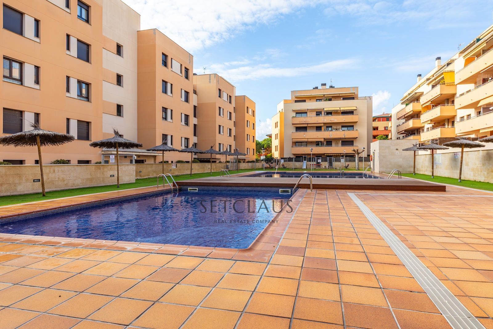 Comprar Apartamento con gran terraza, parking y piscina en Fenals (Lloret de Mar) foto 33