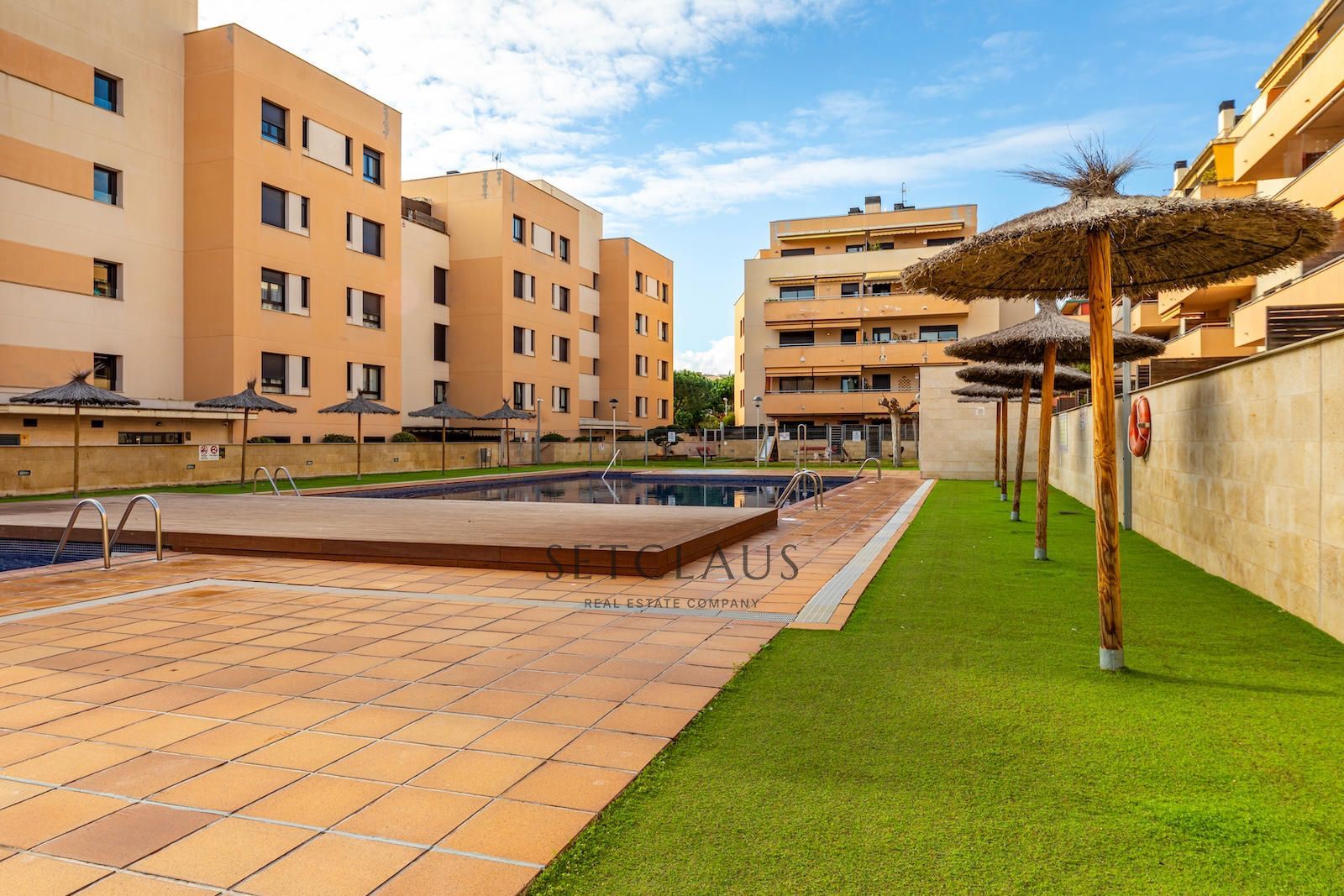 Comprar Apartamento con gran terraza, parking y piscina en Fenals (Lloret de Mar) foto 34