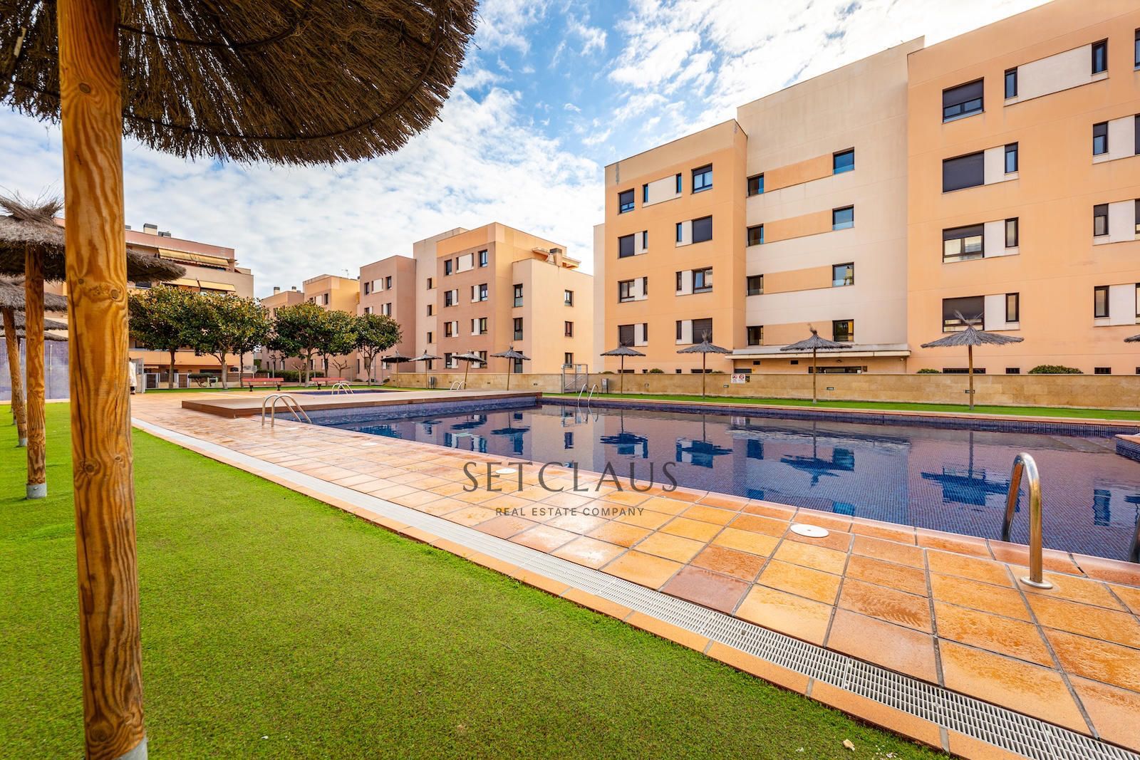 Comprar Apartamento con gran terraza, parking y piscina en Fenals (Lloret de Mar) foto 35