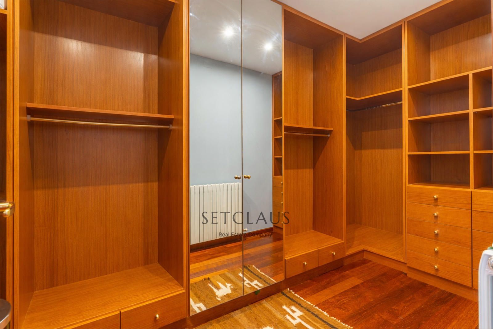 Inmueble VALLROMANES. Central location, with plenty of natural light and panoramic views foto 25