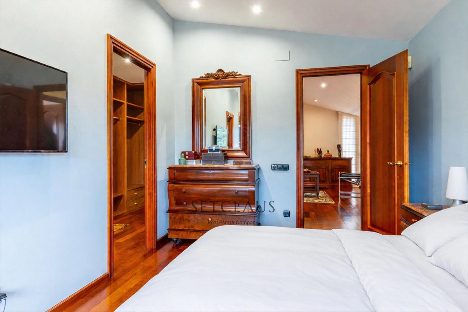 Inmueble VALLROMANES. Central location, with plenty of natural light and panoramic views foto 26