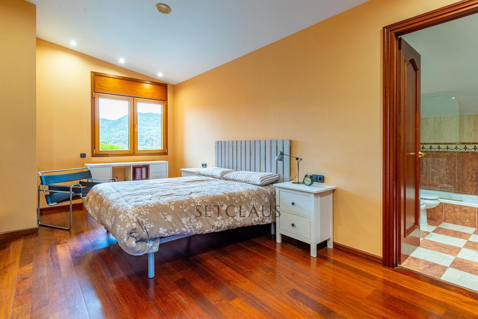 Inmueble VALLROMANES. Central location, with plenty of natural light and panoramic views foto 30