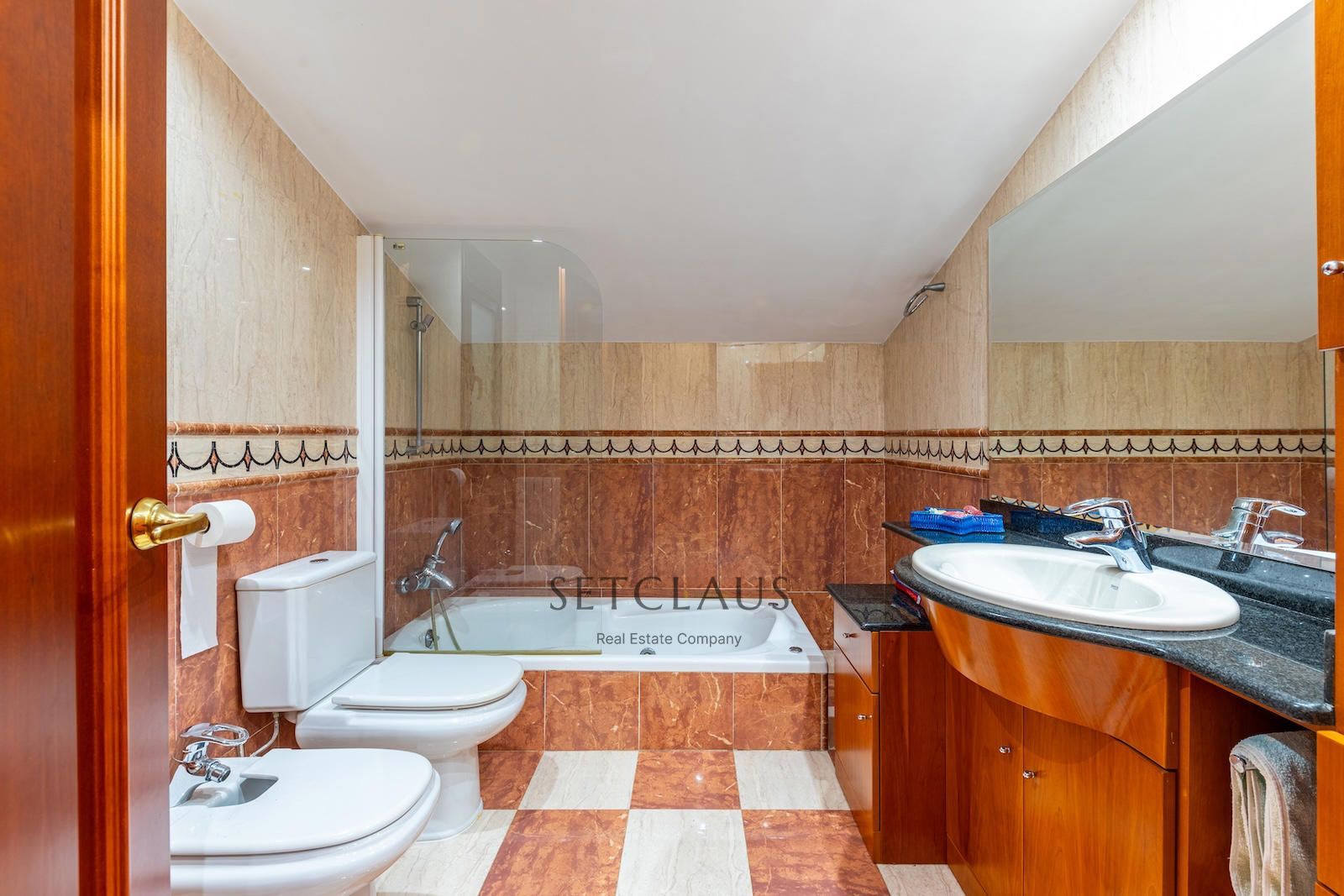 Inmueble VALLROMANES. Central location, with plenty of natural light and panoramic views foto 33