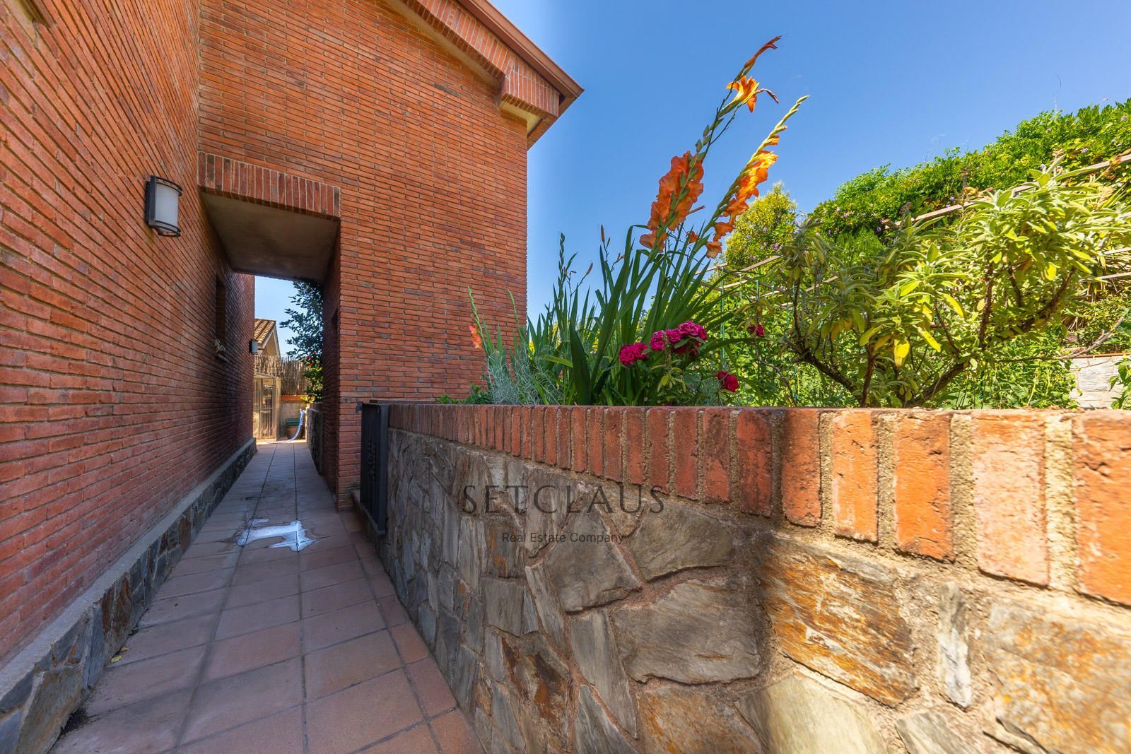 Inmueble VALLROMANES. Central location, with plenty of natural light and panoramic views foto 41