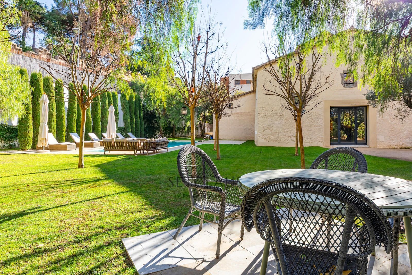 Comprar Masia historica en el centro foto 1